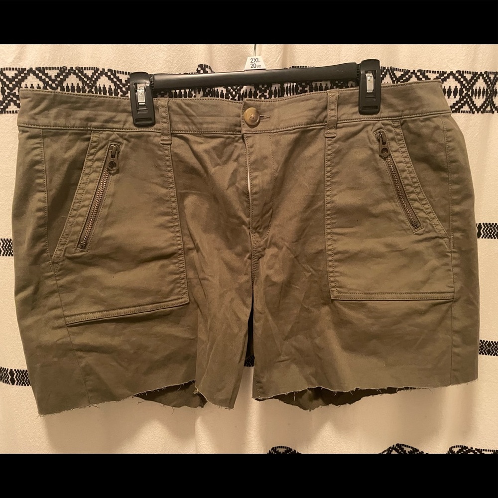 Army green plus size American eagle cut off shorts